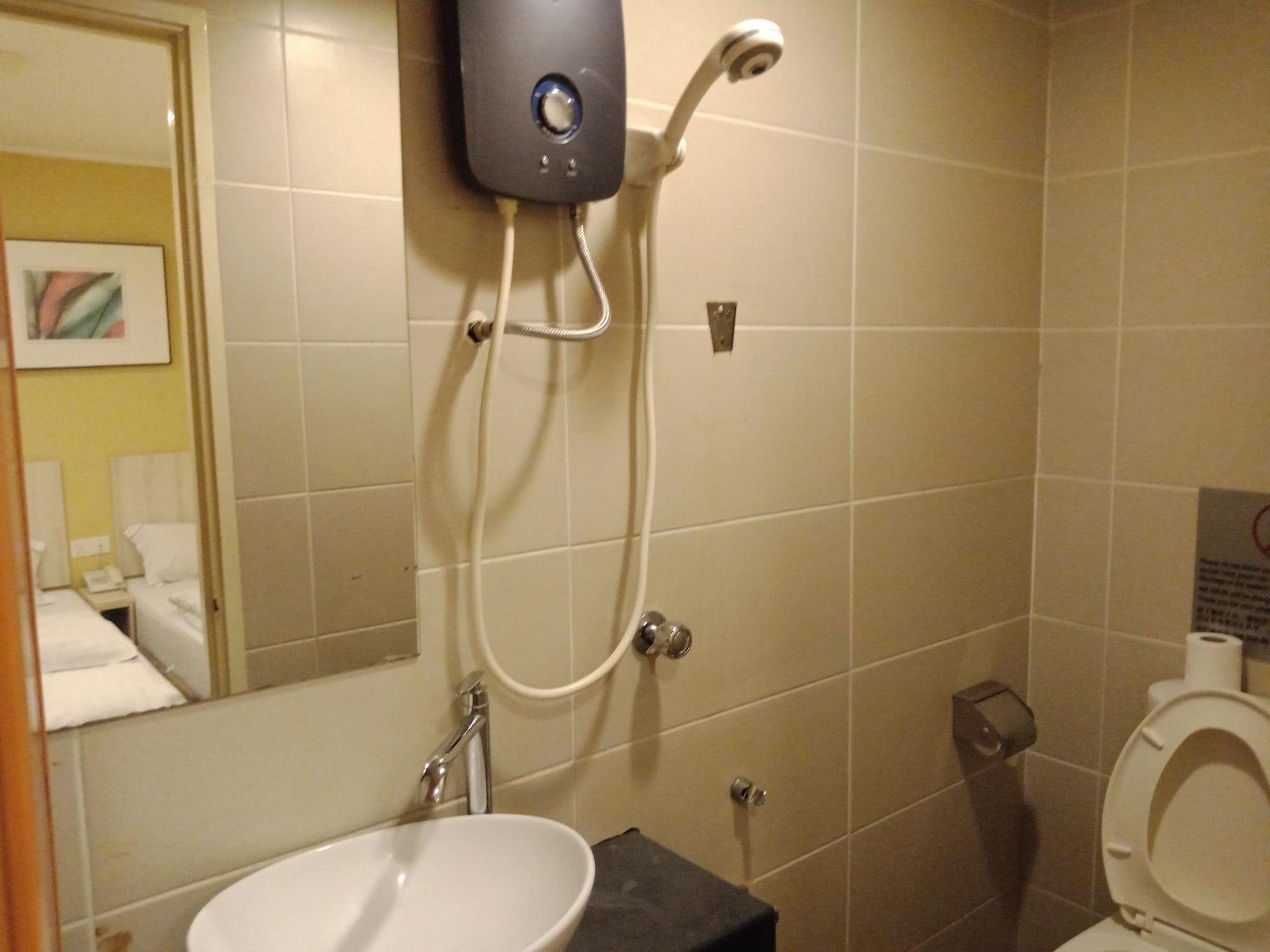 Hotel Zamburger Taman Segar - Previously Home Inn Taman Segar Kuala Lumpur Ngoại thất bức ảnh