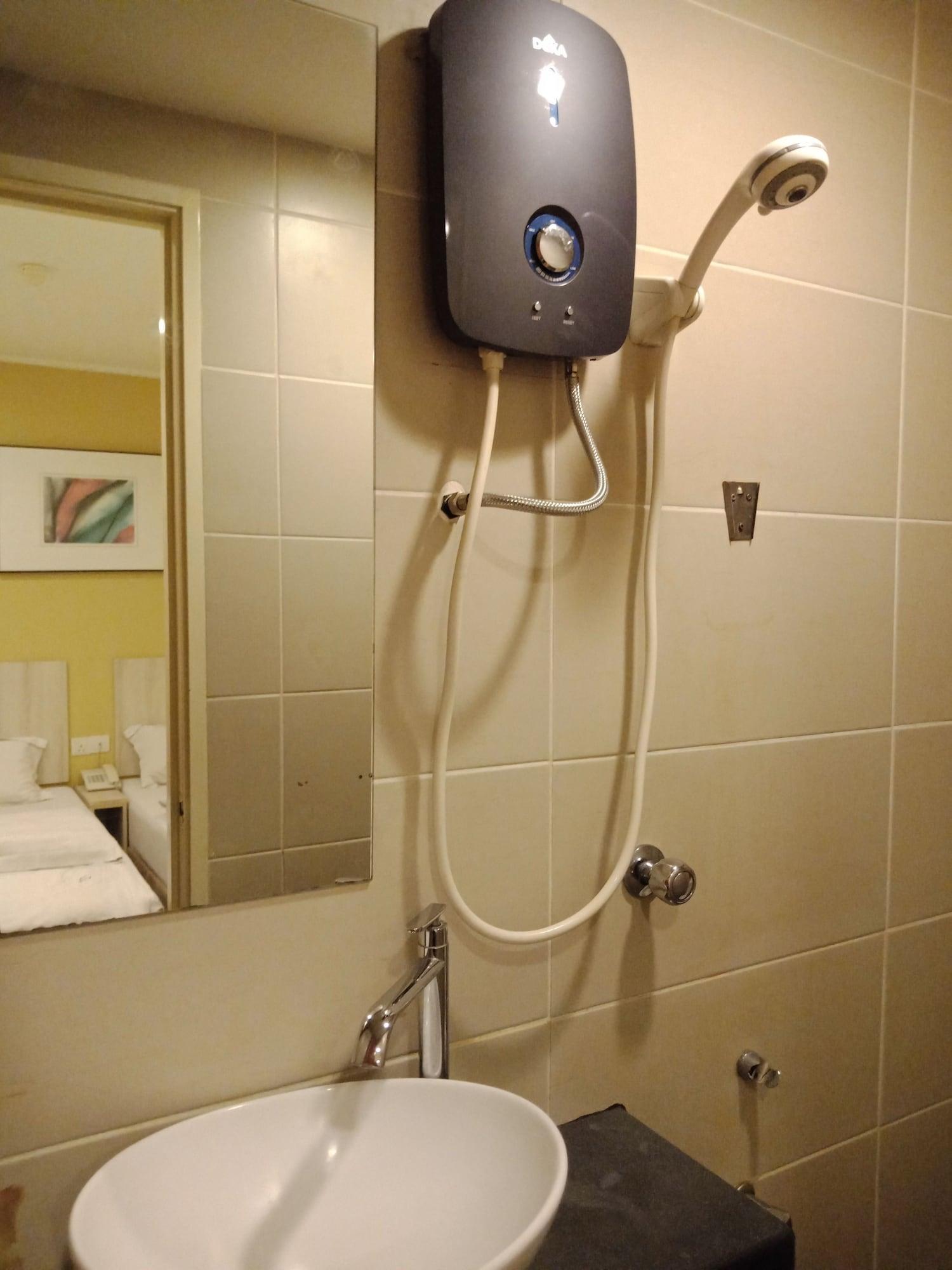 Hotel Zamburger Taman Segar - Previously Home Inn Taman Segar Kuala Lumpur Ngoại thất bức ảnh