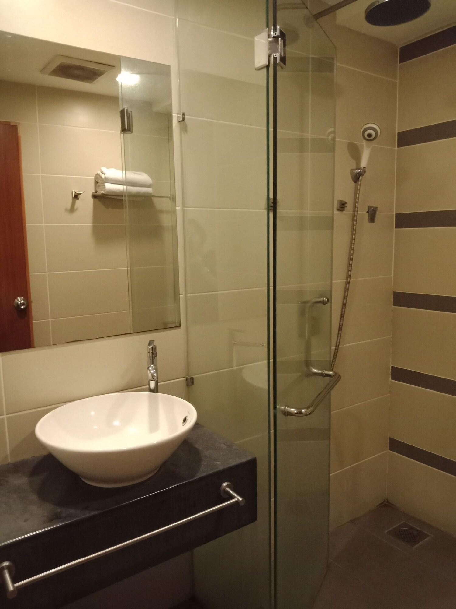 Hotel Zamburger Taman Segar - Previously Home Inn Taman Segar Kuala Lumpur Ngoại thất bức ảnh