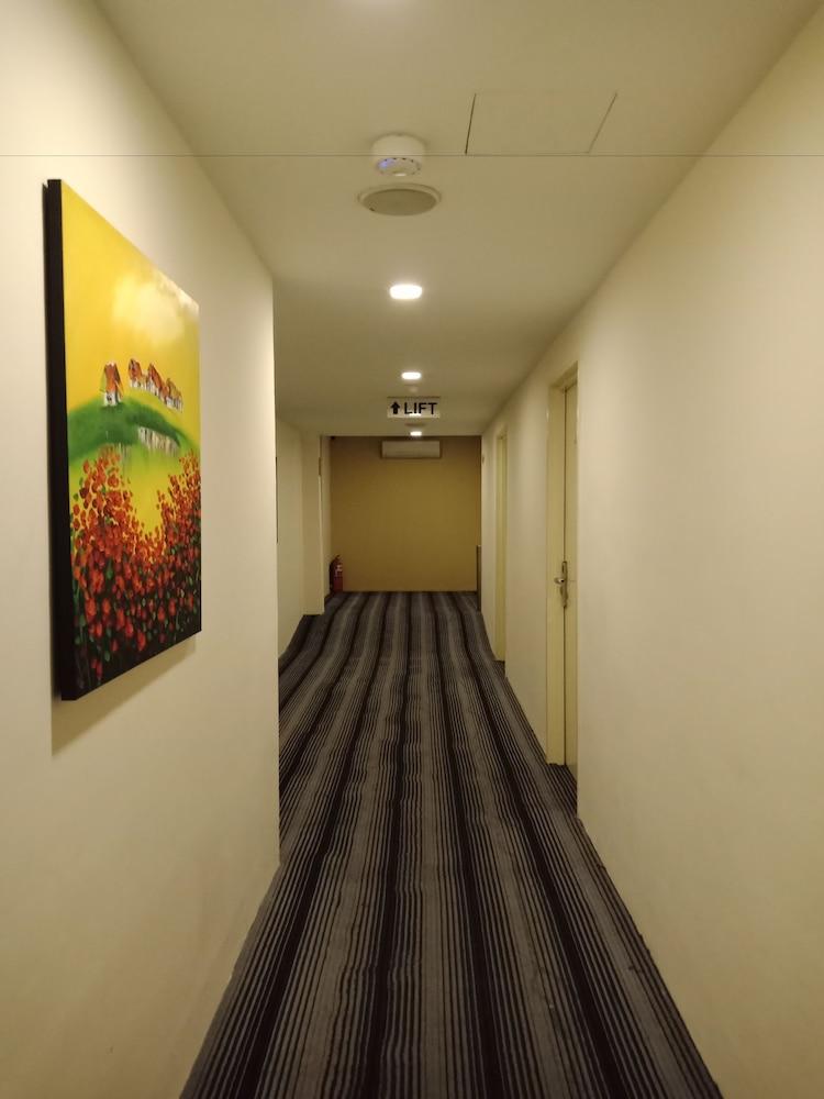Hotel Zamburger Taman Segar - Previously Home Inn Taman Segar Kuala Lumpur Ngoại thất bức ảnh