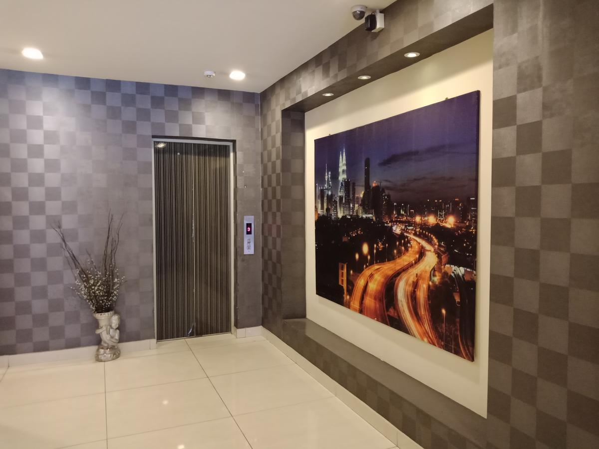 Hotel Zamburger Taman Segar - Previously Home Inn Taman Segar Kuala Lumpur Ngoại thất bức ảnh